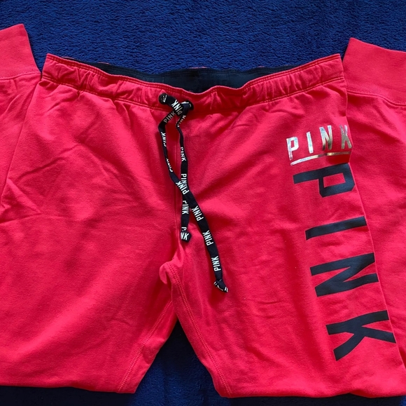 PINK Red Sweats, Large - Picture 5 of 5